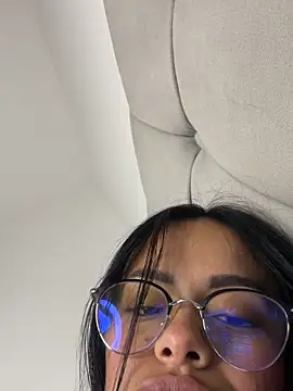 Melissa coch online show from November 5, 2025, 3:50 am