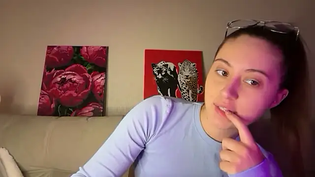 StellarAlice online show from March 31, 2026, 6:19 pm