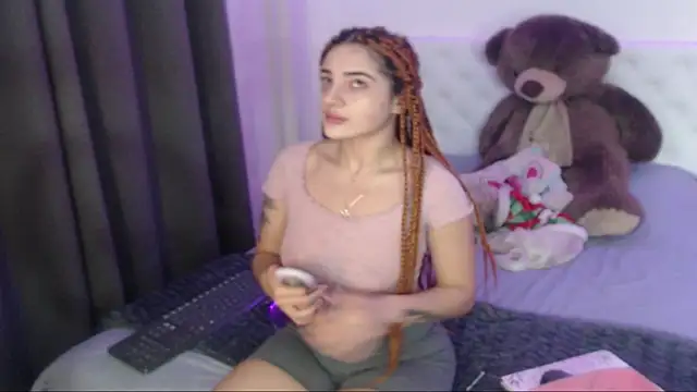 kylie444  online show from December 18, 2025, 12:33 pm