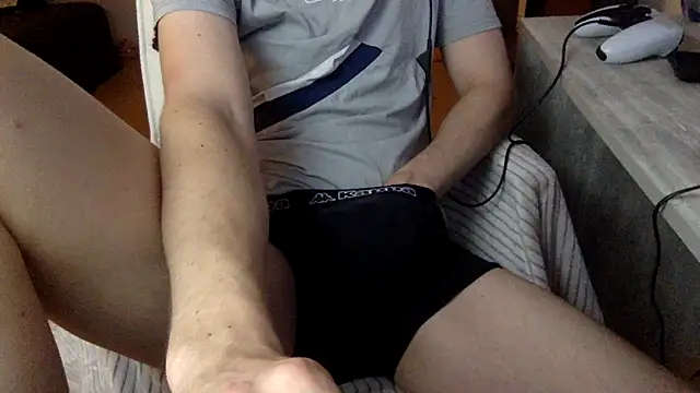 Breezydicksn online show from October 27, 2025, 4:44 pm