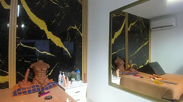 AdrianaVegga online show from March 12, 2026, 2:07 am