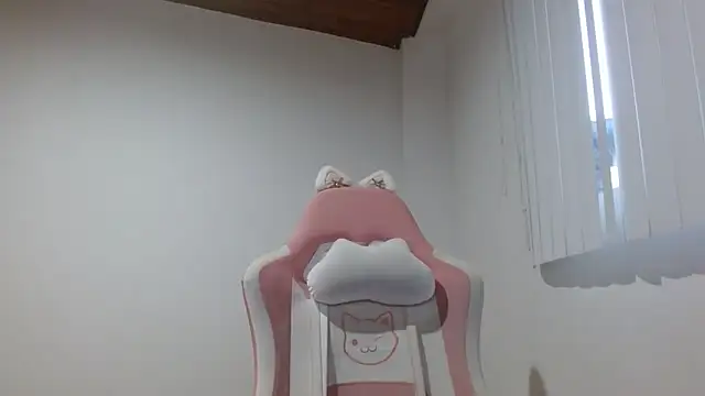 Crystal Star  online show from September 13, 2025, 10:59 am