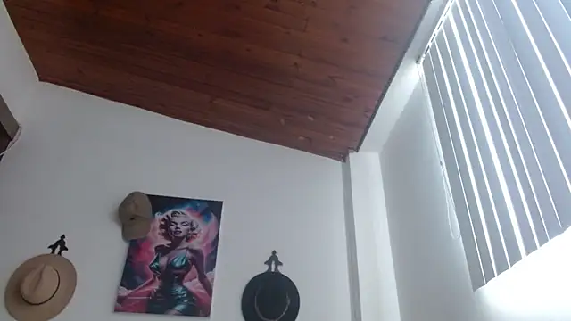 Crystal Star  online show from February 7, 2026, 4:11 pm