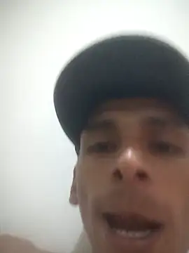 alex colombiano online show from October 5, 2025, 9:56 pm