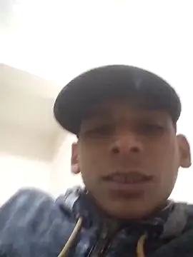 alex colombiano online show from October 23, 2025, 11:35 pm