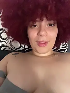 Snapshot of Enyagleam_ chatting on October 27, 2025, 9:19 pm Enyagleam online show from October 27, 2025, 9:19 pm