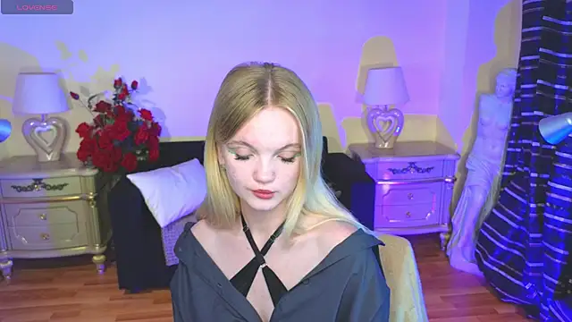 Snapshot of RosesKate chatting on October 2, 2025, 11:17 am RosesKate online show from October 2, 2025, 11:17 am