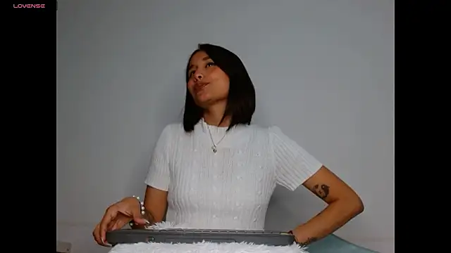 Gia Lee online show from March 21, 2026, 3:33 am