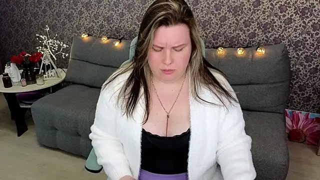 Lillit   online show from September 30, 2025, 8:36 pm