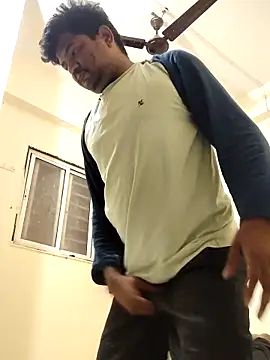 Snapshot of desilundladka chatting on April 11, 2026, 2:49 am desilundladka online show from April 11, 2026, 2:49 am