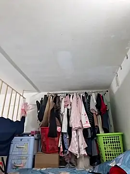 Snapshot of Minn-cute chatting on November 16, 2025, 1:06 pm Minn-cute online show from November 16, 2025, 1:06 pm