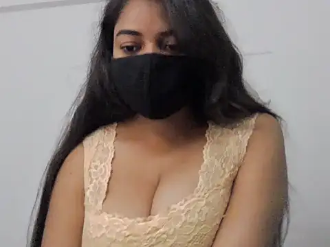 Little toy girl online show from October 11, 2025, 10:03 am