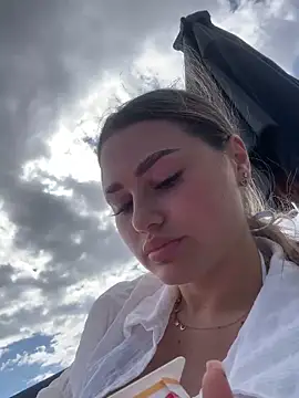 Snapshot of KayaAzur chatting on September 29, 2025, 8:08 am KayaAzur online show from September 29, 2025, 8:08 am