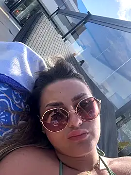 Snapshot of KayaAzur chatting on October 3, 2025, 8:11 am KayaAzur online show from October 3, 2025, 8:11 am