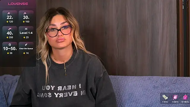 Snapshot of KayaAzur chatting on October 7, 2025, 5:04 am KayaAzur online show from October 7, 2025, 5:04 am