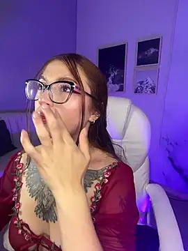 dreamleah  online show from March 3, 2026, 10:15 pm