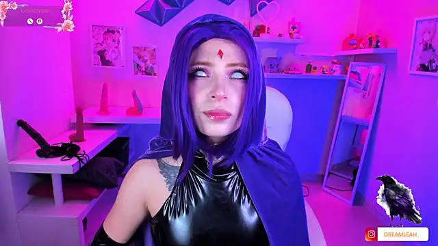 dreamleah  online show from June 26, 2026, 10:25 pm