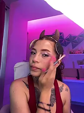 dreamleah  online show from July 7, 2026, 9:30 pm