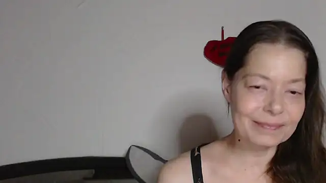 SexySarah177 online show from March 24, 2026, 9:20 pm