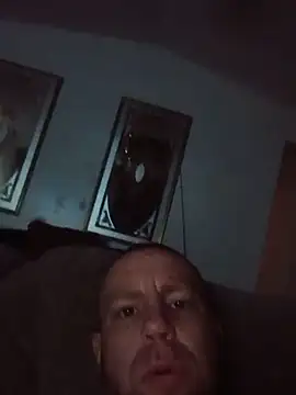 Clarkodile95 online show from June 17, 2026, 1:34 pm