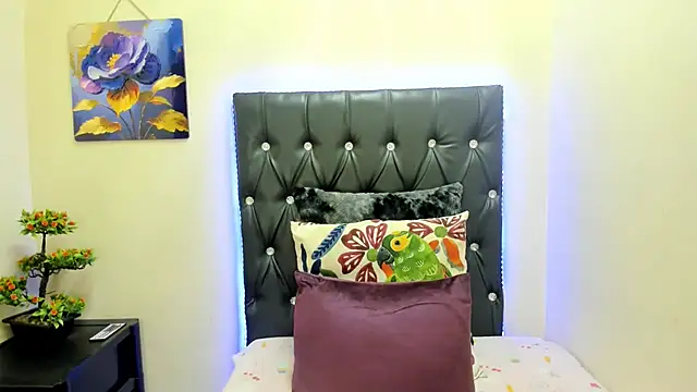 Toxicfantasy4u online show from September 18, 2025, 4:42 pm