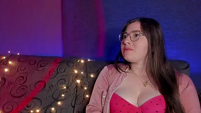 mia tussy online show from September 9, 2025, 2:22 am