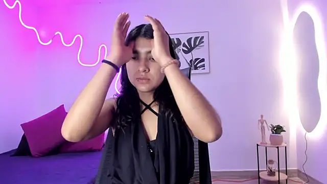 Snapshot of Cherrydollxx chatting on September 19, 2025, 12:06 pm Cherrydollxx online show from September 19, 2025, 12:06 pm