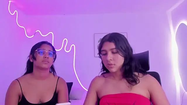 Snapshot of Cherrydollxx chatting on October 10, 2025, 12:04 pm Cherrydollxx online show from October 10, 2025, 12:04 pm