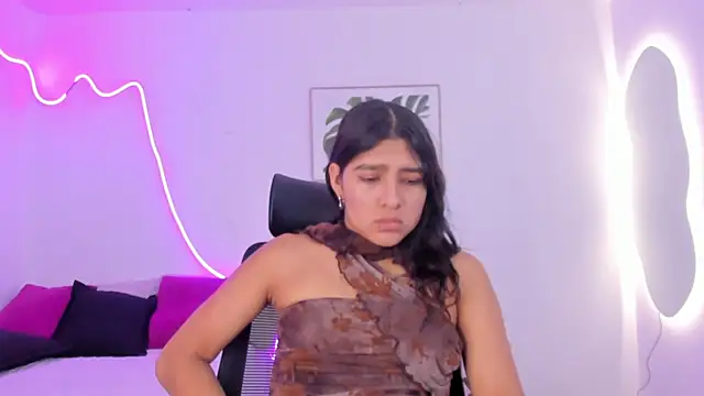 Snapshot of Cherrydollxx chatting on October 17, 2025, 10:18 am Cherrydollxx online show from October 17, 2025, 10:18 am