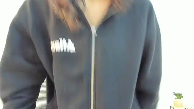 Snapshot of Cherrydollxx chatting on October 21, 2025, 11:22 am Cherrydollxx online show from October 21, 2025, 11:22 am