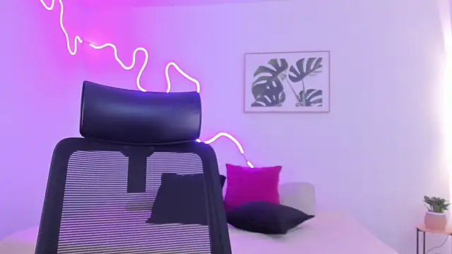 Snapshot of Cherrydollxx chatting on October 23, 2025, 12:26 pm Cherrydollxx online show from October 23, 2025, 12:26 pm