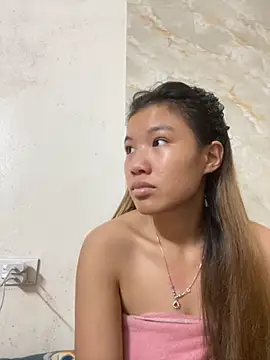 QueenLink online show from September 28, 2025, 9:47 am