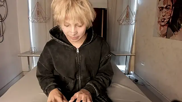 OliIverr22 online show from November 25, 2025, 8:20 pm