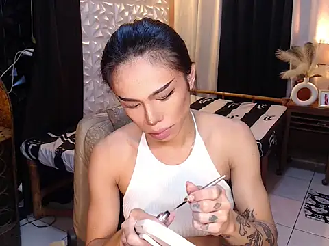 WILDROXIE online show from October 6, 2025, 10:40 pm