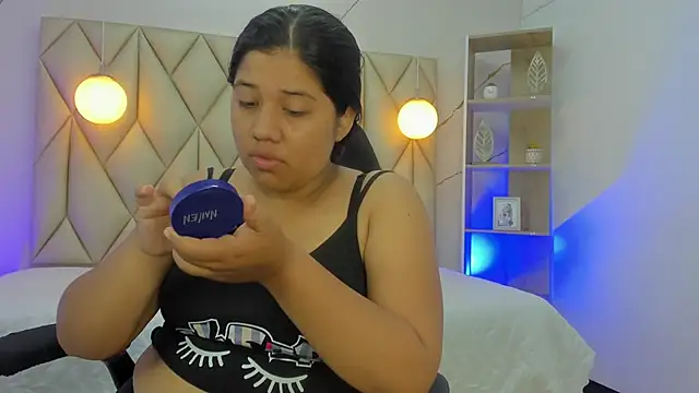 amandarabit online show from September 22, 2025, 2:08 pm