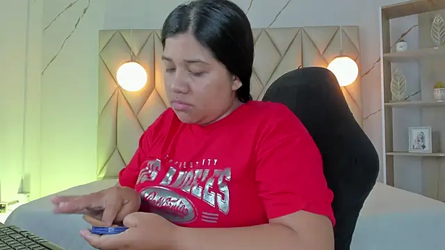 amandarabit online show from October 6, 2025, 2:14 pm