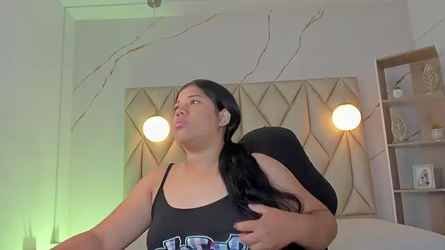 amandarabit online show from October 13, 2025, 1:44 pm