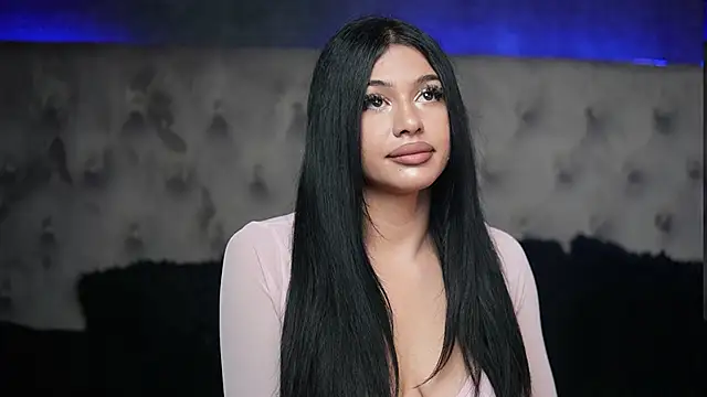 GiuliaSya online show from September 15, 2025, 9:04 pm