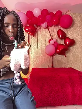 Snapshot of MorenaLush_Eup chatting on February 27, 2026, 12:32 am MorenaLush Eup online show from February 27, 2026, 12:32 am