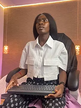 MorenaLush Eup online show from June 22, 2026, 7:22 pm