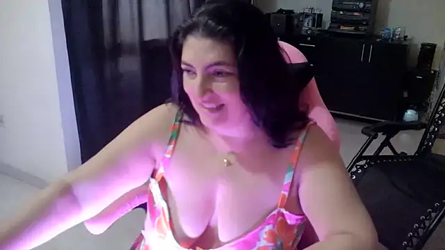 lina maria99 online show from May 6, 2026, 4:23 pm