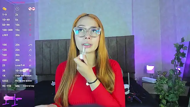 Snapshot of LanaMills_ chatting on October 2, 2025, 3:46 am LanaMills  online show from October 2, 2025, 3:46 am