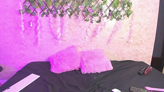 Snapshot of ImEmily444 chatting on October 10, 2025, 9:58 pm ImEmily444 online show from October 10, 2025, 9:58 pm