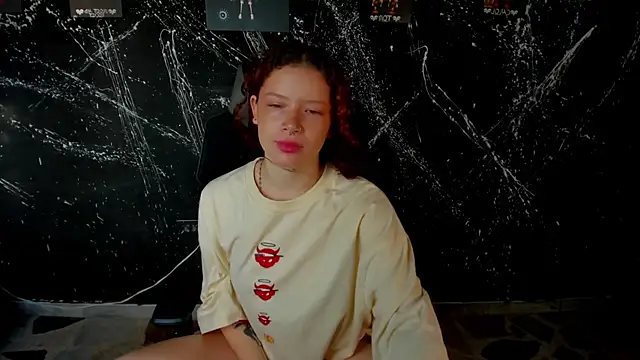 Snapshot of AphroditeSweet chatting on October 2, 2025, 9:44 pm AphroditeSweet online show from October 2, 2025, 9:44 pm