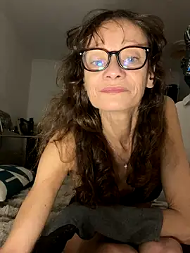 Chris06d22xh online show from October 31, 2025, 8:32 pm