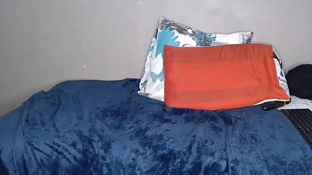 Lunalee online show from March 22, 2026, 7:06 pm