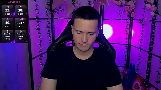 ZackNeal online show from September 16, 2025, 12:28 pm