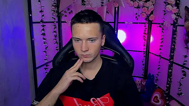 ZackNeal online show from September 17, 2025, 5:20 am