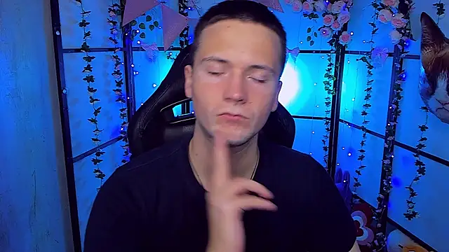 ZackNeal online show from September 18, 2025, 5:09 am