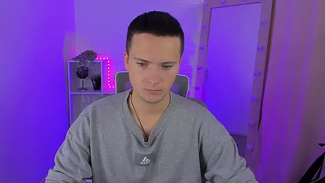 ZackNeal online show from September 23, 2025, 5:43 am